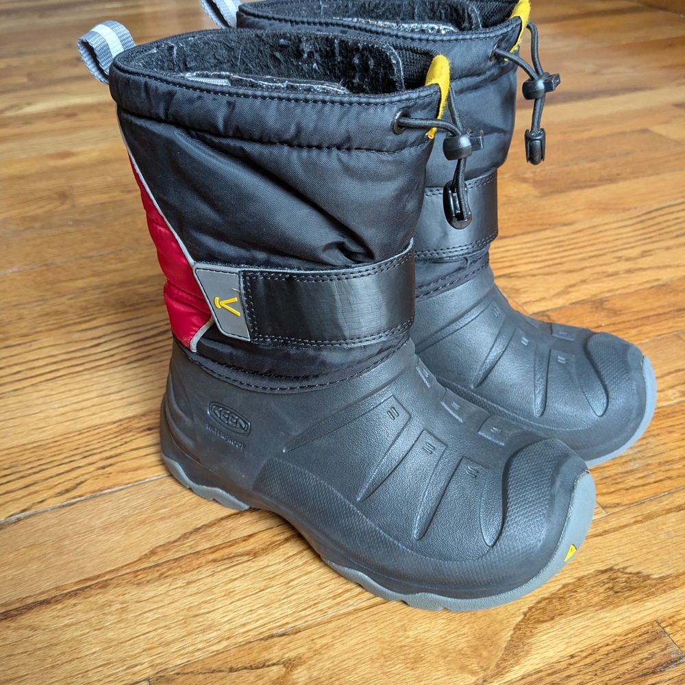 Keen Kids Black and Red Snow Boots